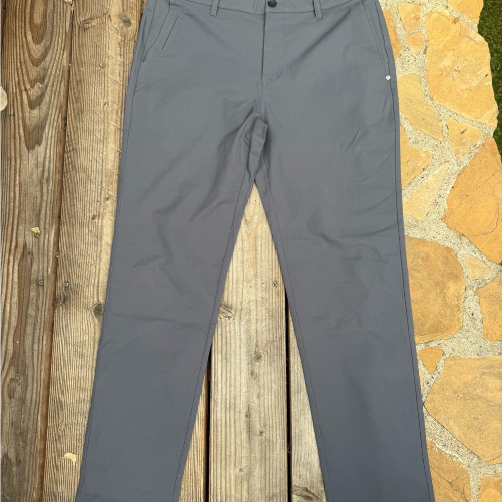 Vuori Men's Cascade Tech Chino Gray Pants 33x30